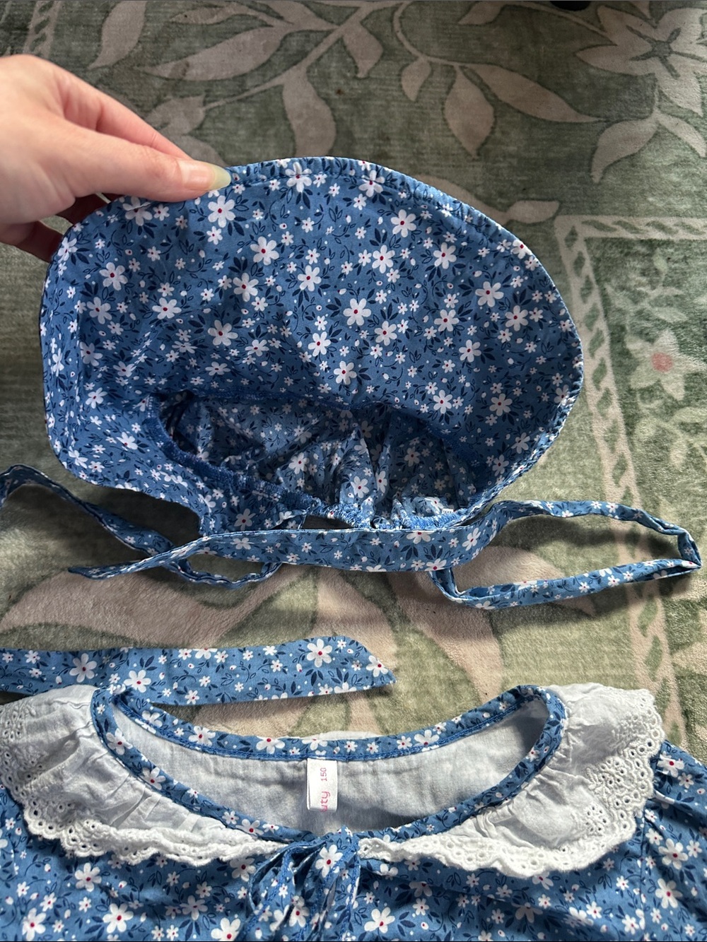 Blue Floral Girls' Prairie Costume Dress with Bonnet 🦬🩵🏕️ - Picture 10 of 15